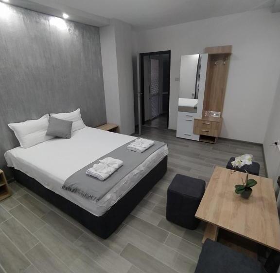 ペンション каламанди