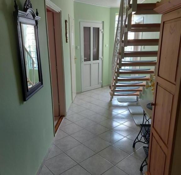 بنسيون Gästehaus Neumann