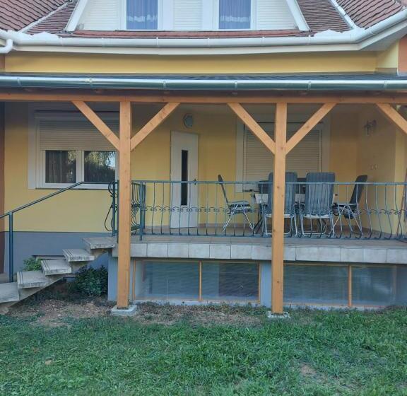 بنسيون Gästehaus Neumann