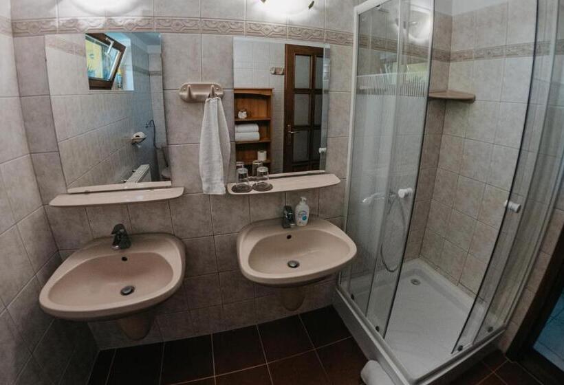 بنسيون Hemina Vendégház