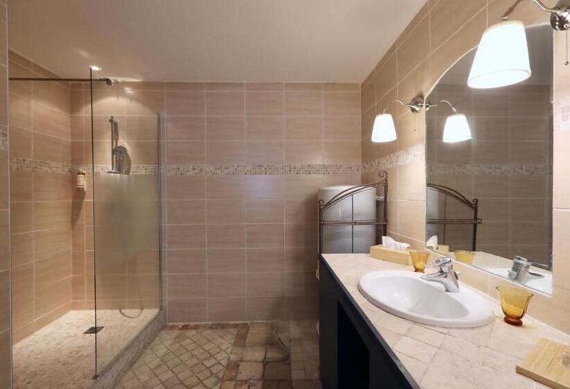 بنسيون Les Canoubiers Luxe Et Sérénité Au Cœur De Saint Tropez Suites Spacieuses Avec Jardin Enchanteur