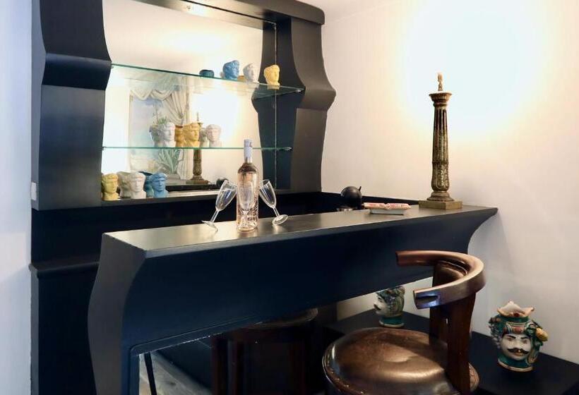 بنسيون Les Canoubiers Luxe Et Sérénité Au Cœur De Saint Tropez Suites Spacieuses Avec Jardin Enchanteur