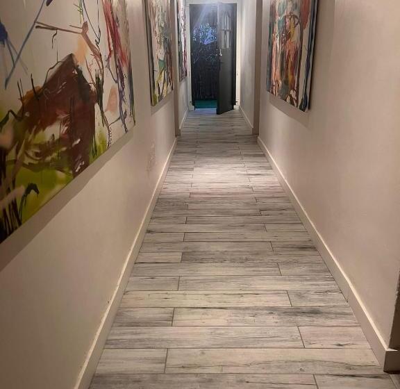 بنسيون Les Canoubiers Luxe Et Sérénité Au Cœur De Saint Tropez Suites Spacieuses Avec Jardin Enchanteur