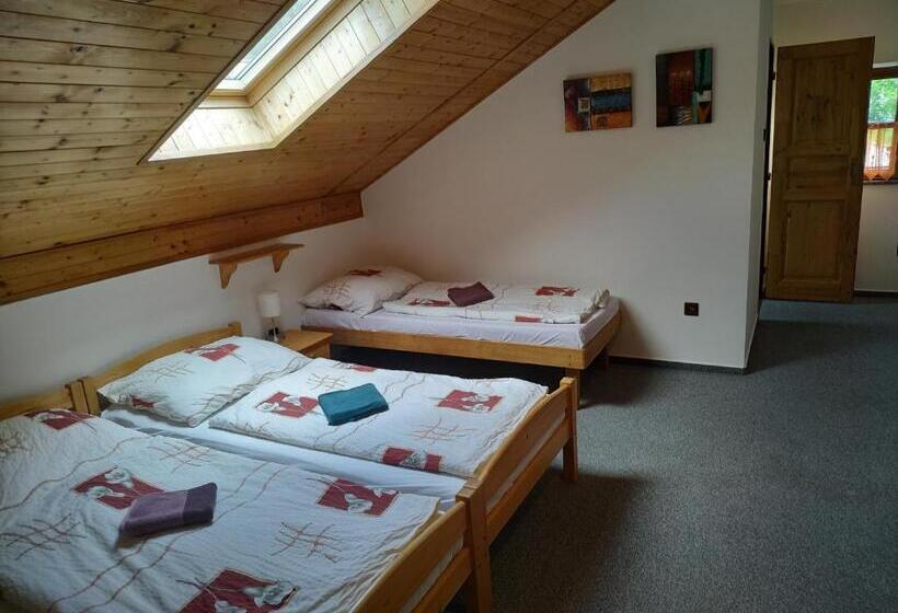 פנסיון Na Hrázi