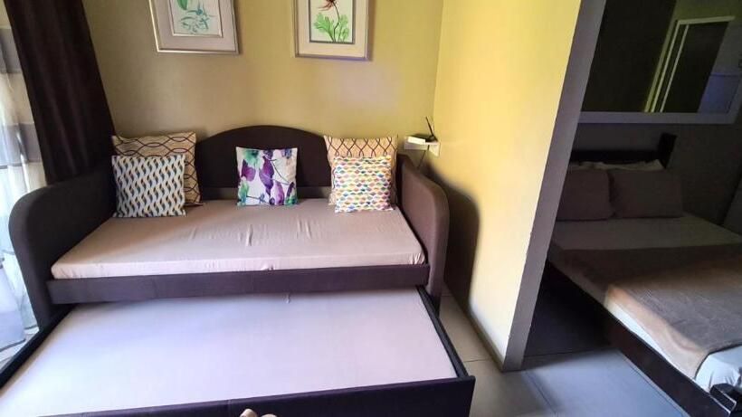 Pensjonat Pico De Loro Staycation