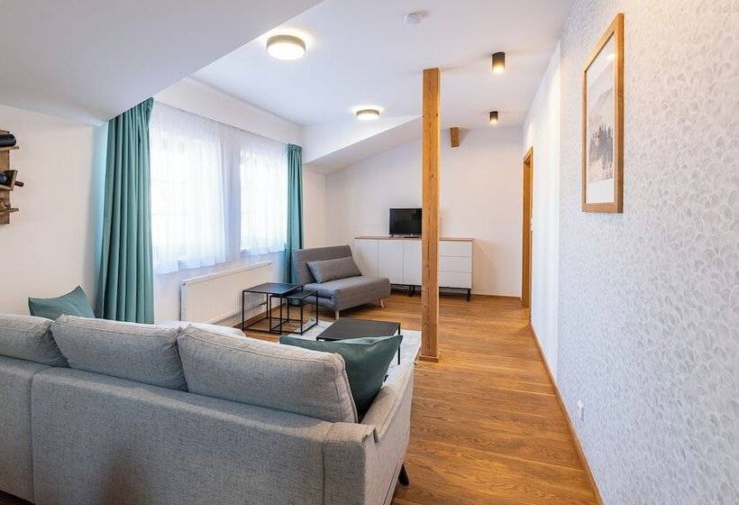 פנסיון Restovna