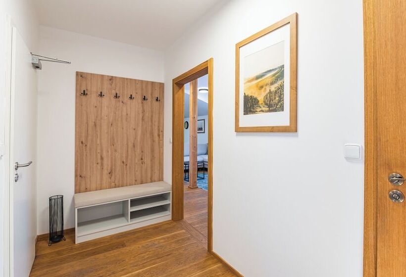 פנסיון Restovna