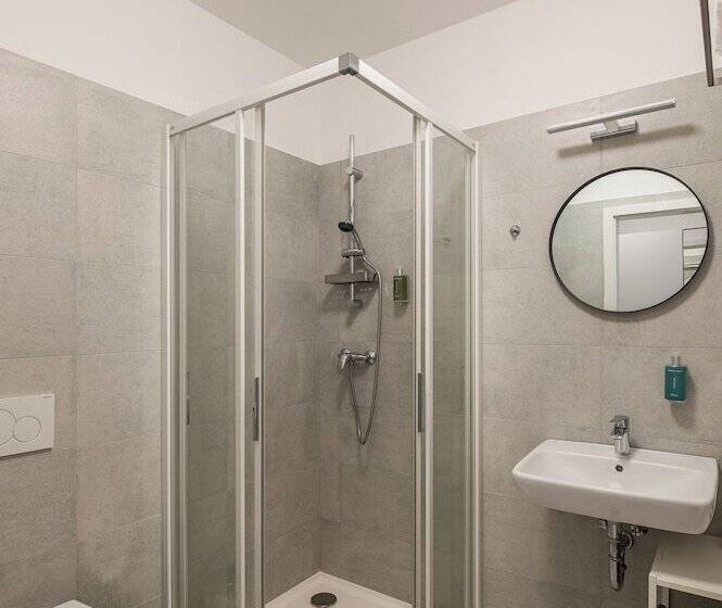 פנסיון Restovna