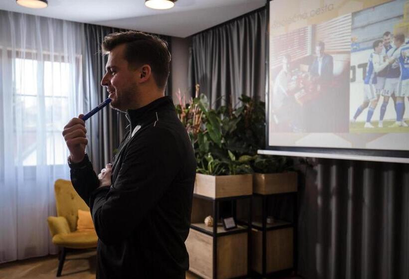 פנסיון Restovna