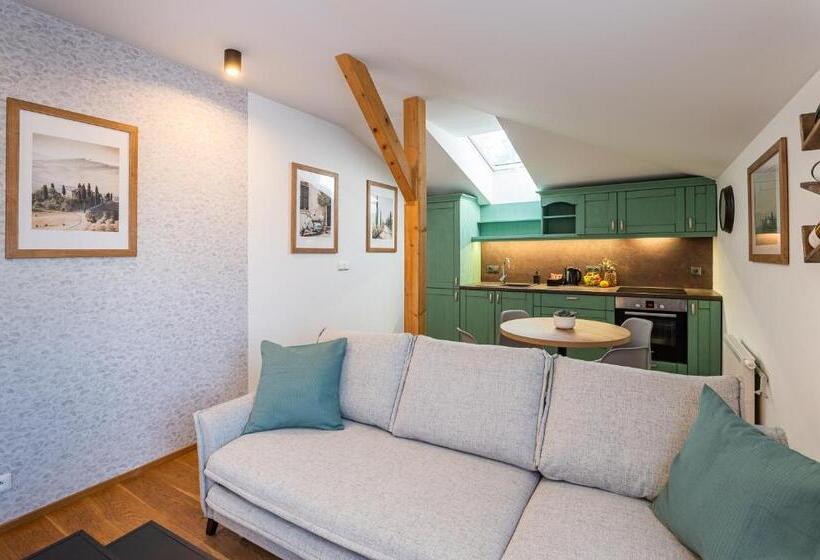 פנסיון Restovna