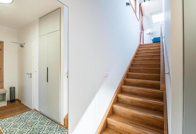 פנסיון Restovna