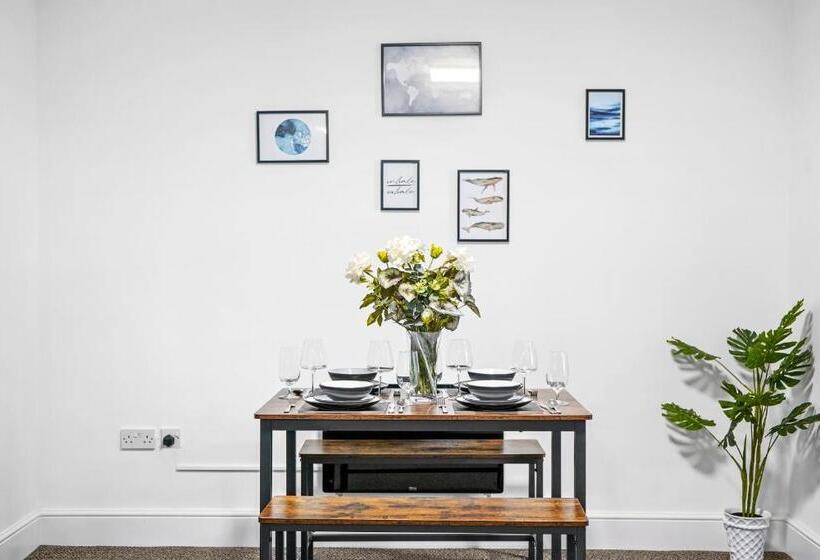 Sunshine Serviced Apartments By Happy Sunshine Stay