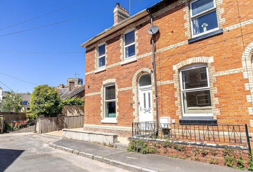 The Terrace   Light, Bright Characterful Coastal Home With Parking Near Beaches