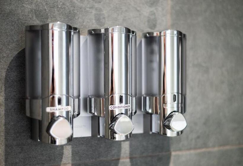 The Woodfield   Stunning Modern 2 Bed Apartment   Tv In Every Bedroom!