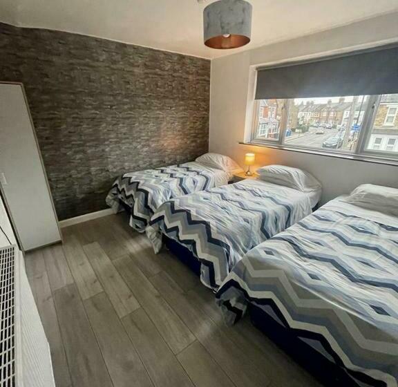 Top Twenty Bed And Breakfast