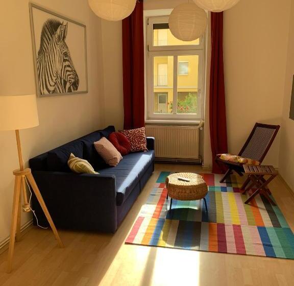 Traveler S City Shelter   By Nahuen Suites