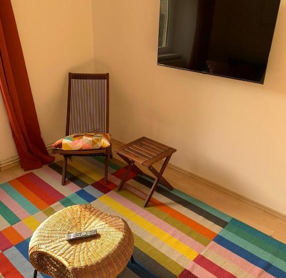 Traveler S City Shelter   By Nahuen Suites