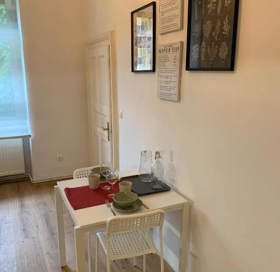 Traveler S City Shelter   By Nahuen Suites