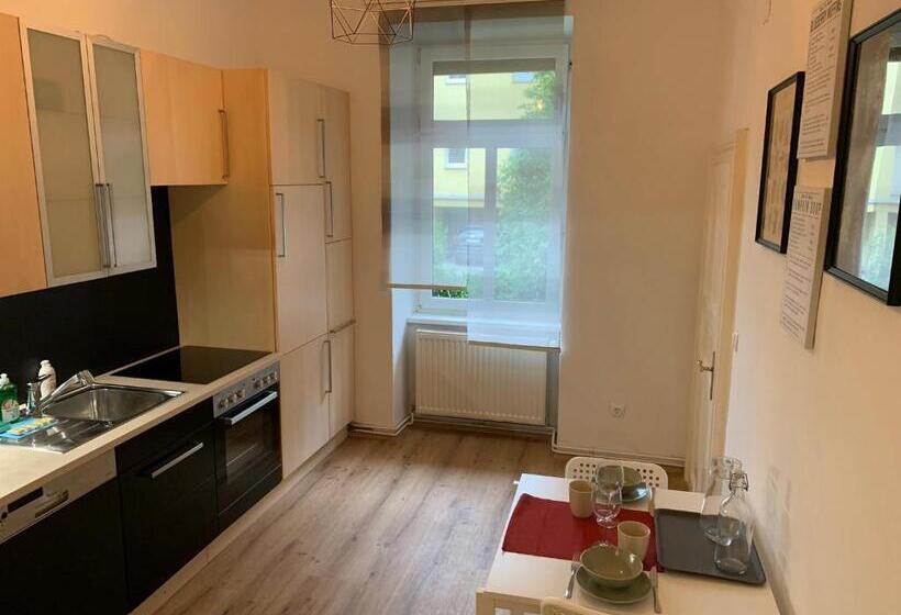 Traveler S City Shelter   By Nahuen Suites