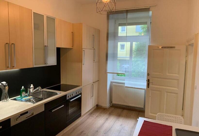 Traveler S City Shelter   By Nahuen Suites