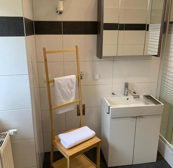 Traveler S City Shelter   By Nahuen Suites