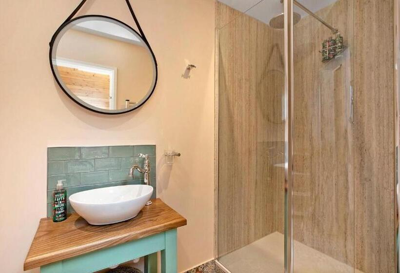 Windmill Flower Barn