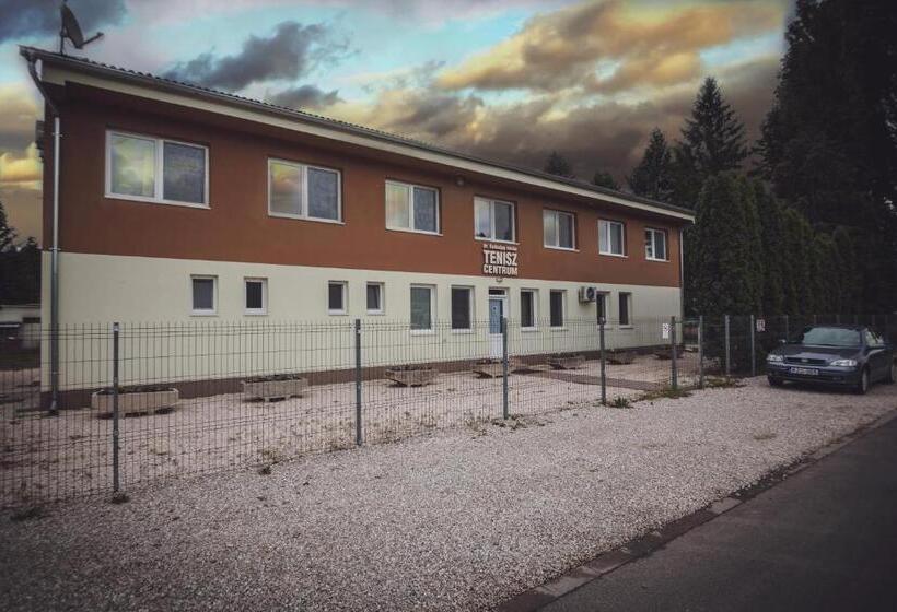 Bed and Breakfast Tenisz Panzió   Baja