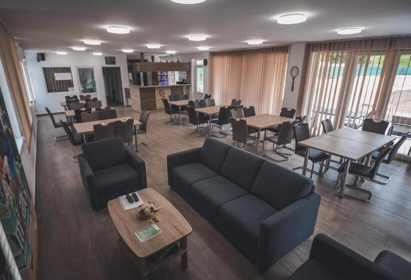 צימר Tenisz Panzió   Baja