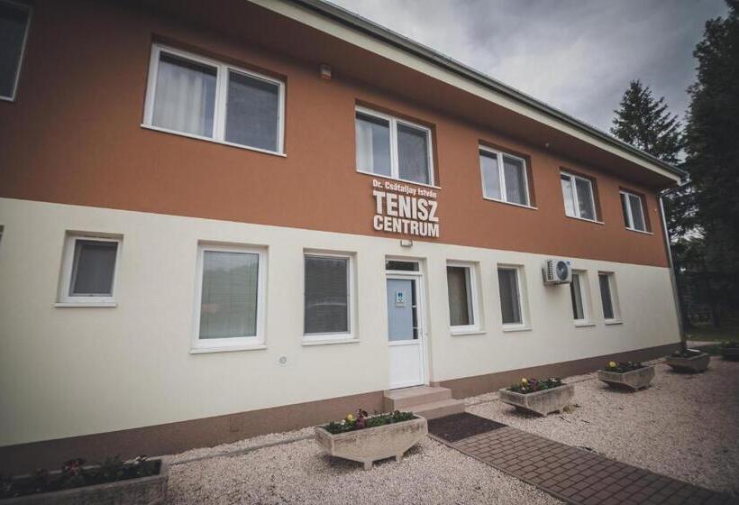 צימר Tenisz Panzió   Baja