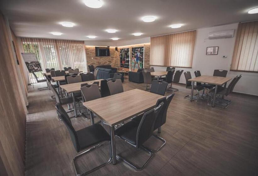 ベッドアンドブレックファースト Tenisz Panzió   Baja