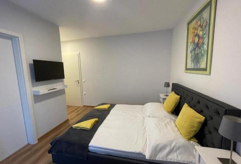 צימר Tóranéző Ház