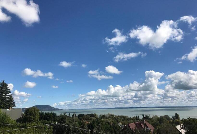 צימר Tóranéző Ház