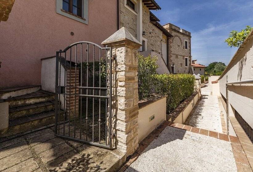 Bright Apt With Terrace And Shared Pool