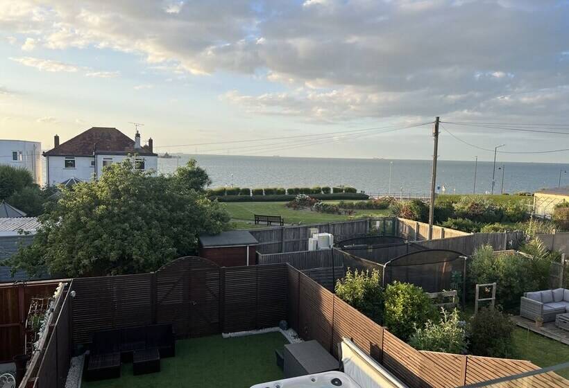 Broadway Beach Homes Airbnb With Hot Tub