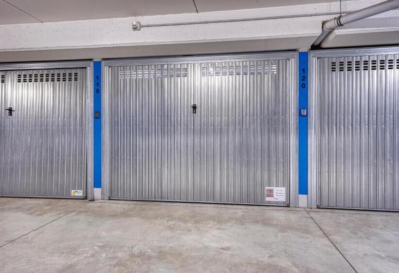 City Café   Central Apartment