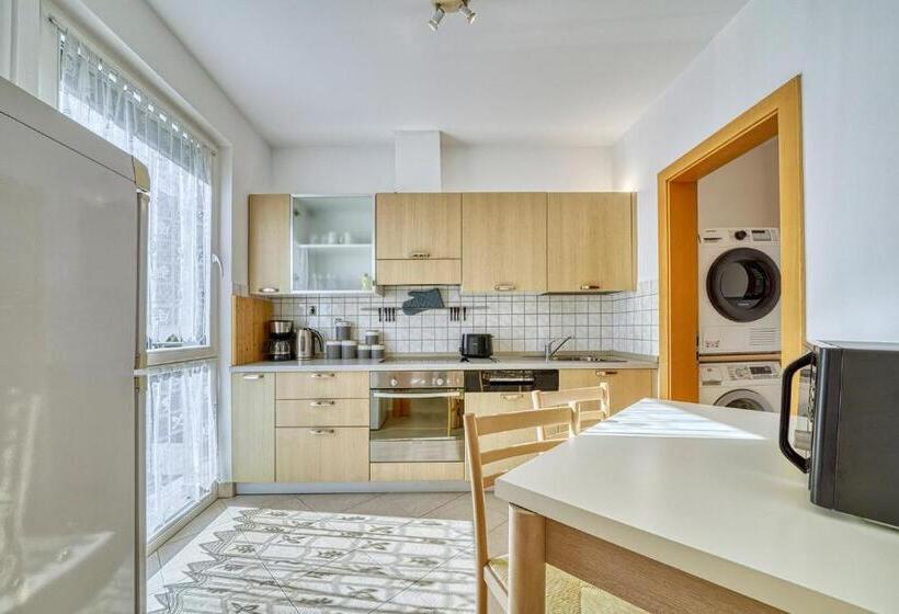 City Café   Central Apartment