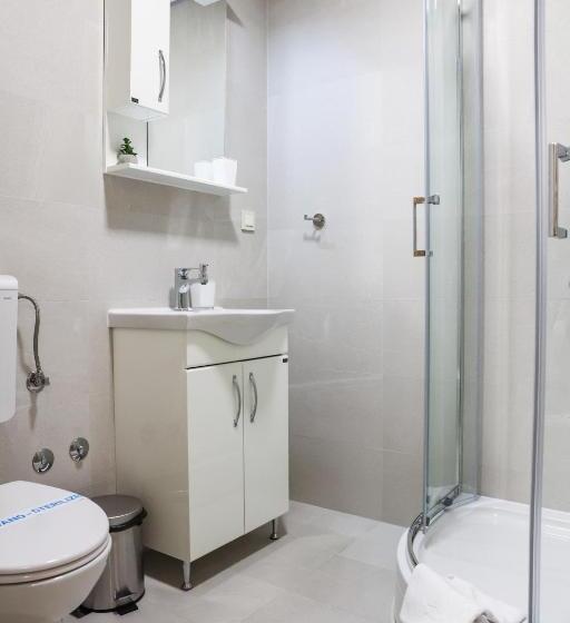 Grand Park Rooms & Apartments