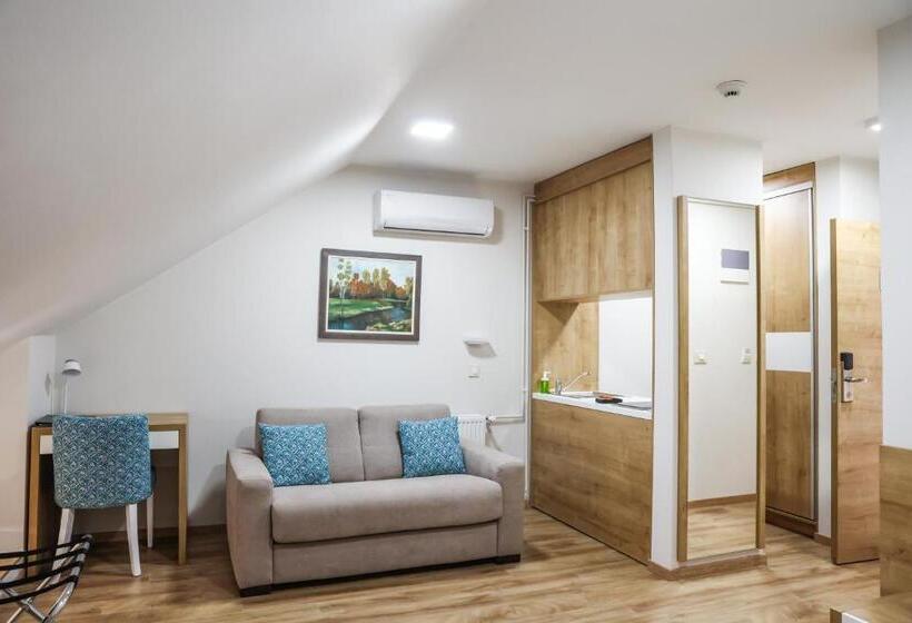 Grand Park Rooms & Apartments