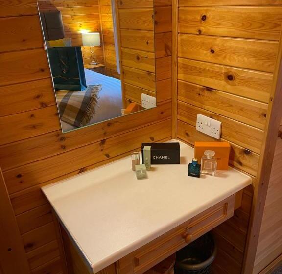 L10   The Conwy Spa With Hot Tub