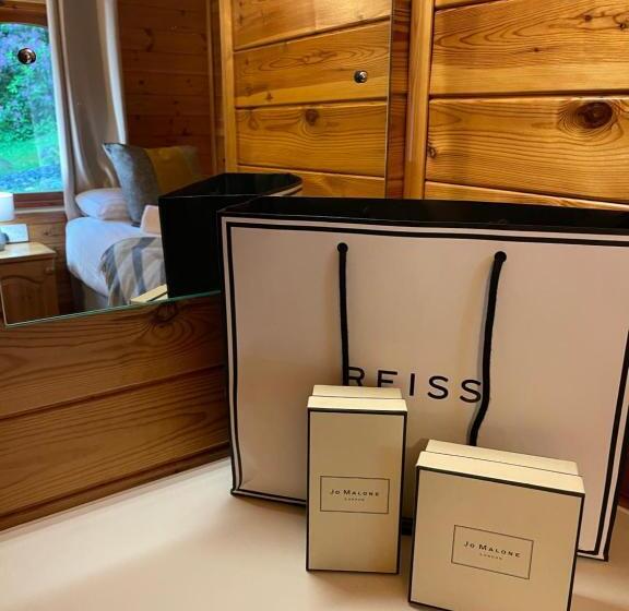 L10   The Conwy Spa With Hot Tub