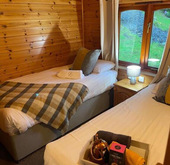 L10   The Conwy Spa With Hot Tub