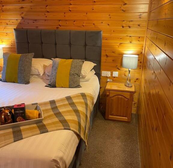 L10   The Conwy Spa With Hot Tub