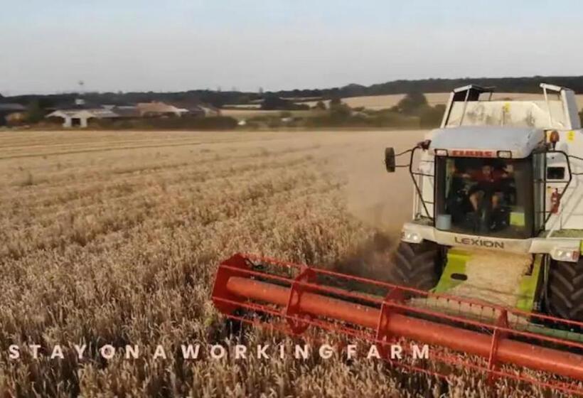 Luxury Retreat 30mins Taxi Ride From West London