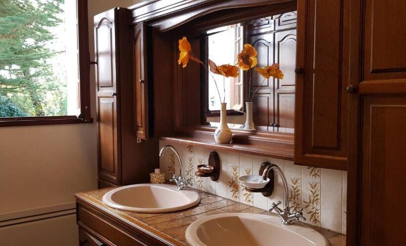 Maison De Charme Avec Jardin Clos