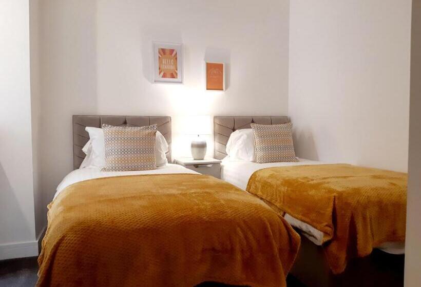 No S 7 And 8 Llewelyn Apartments