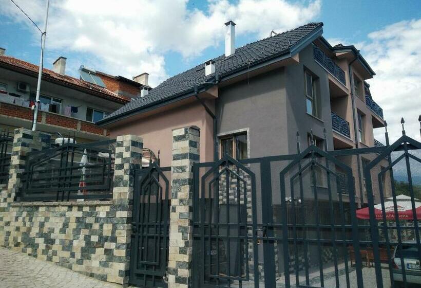 膳宿费 къща за гости роял