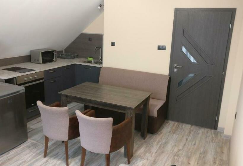 膳宿费 къща за гости роял