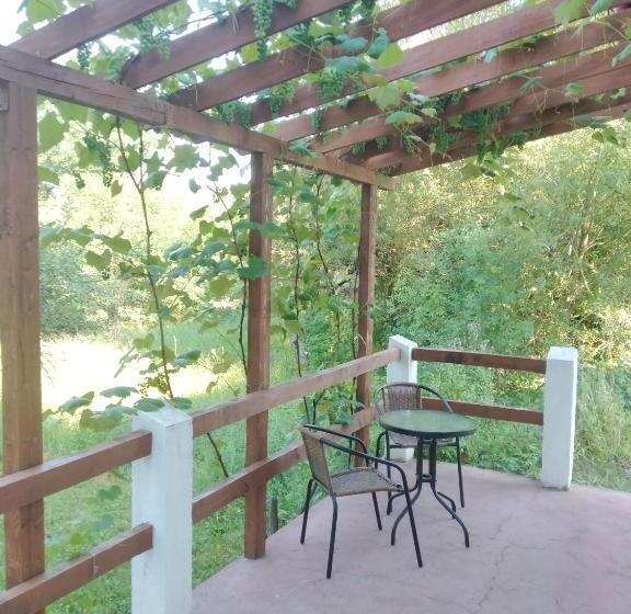 פנסיון La Trovantzi