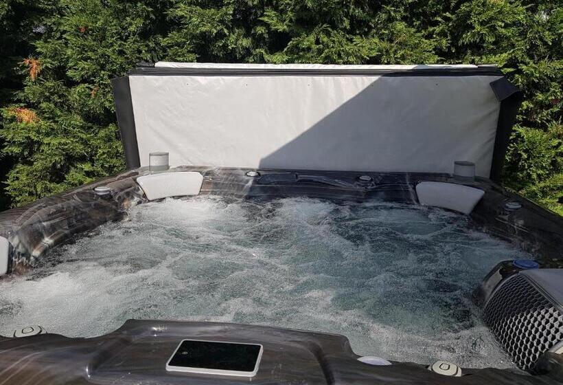 פנסיון Mónika Vendégház