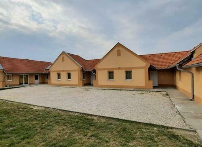 פנסיון Sanyi Vendégház